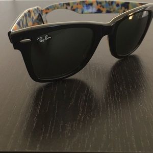 Ray Ban Wayfarer Rare Prints Series 1